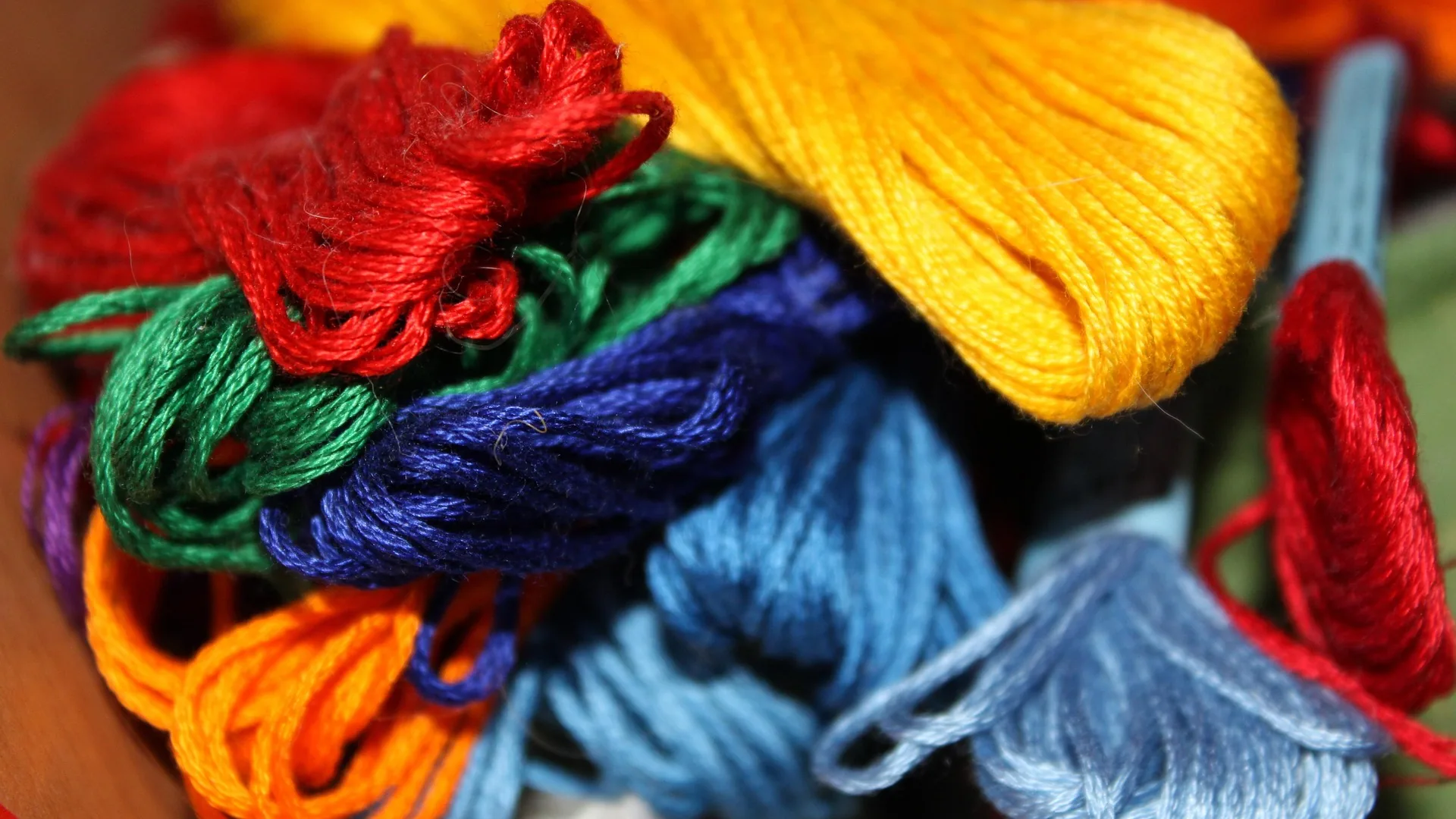 How Many Strands of Thread Should You Use?